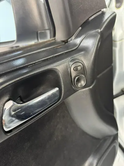 ASTRA 2.0 MPFI Advantage 8V