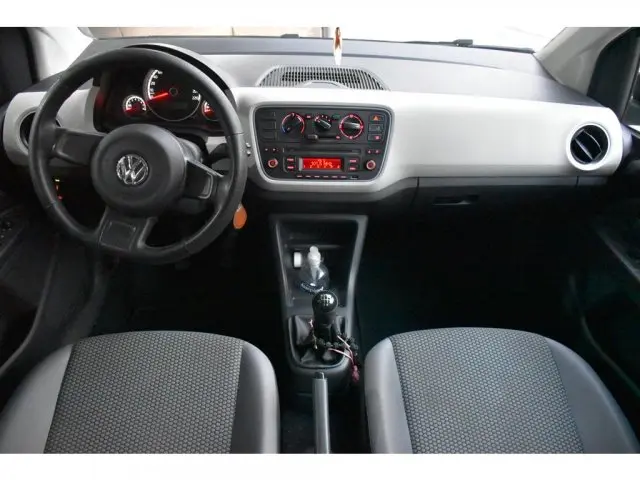 UP - 1.0 TSI MOVE UP 12V 4P MANUAL