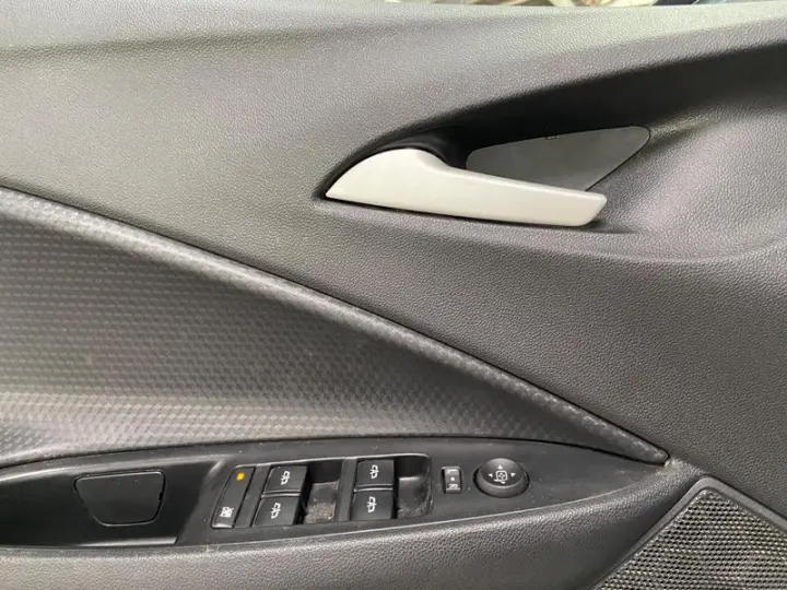 ONIX HATCH LT 1.0 12V FLEX 5P MEC.