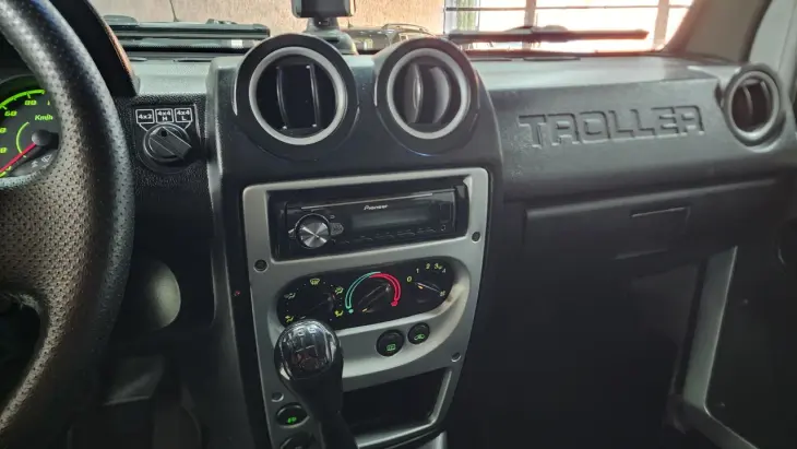 T-4 4x4 3.0 TB Int. Cap. Rígida Diesel