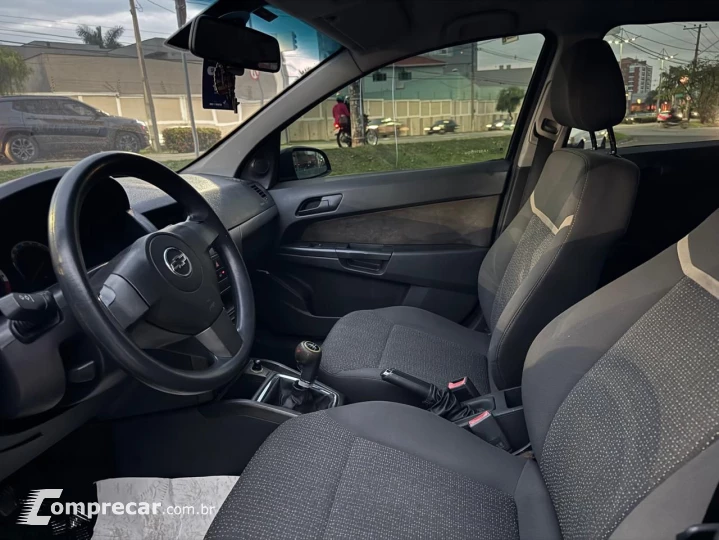 VECTRA 2.0 MPFI Expression 8V