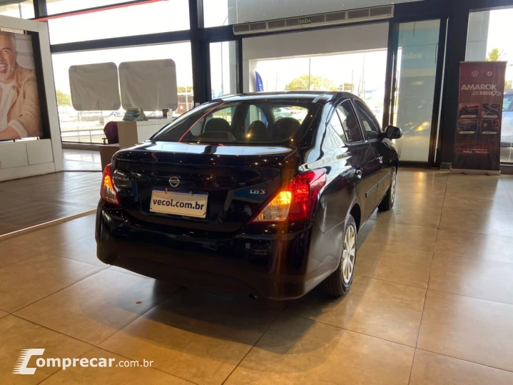 Versa Sedan 1.6 16V 4P FLEX S