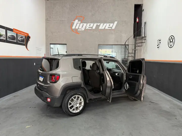 Renegade 1.8 16V Flex Sport 4P Automático
