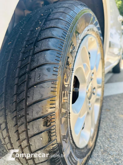 FIESTA 1.6 MPI Class Sedan 8V