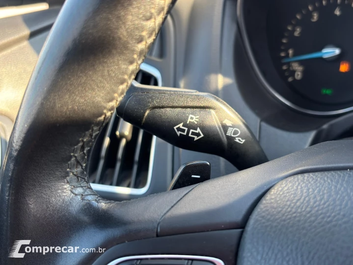 FOCUS 2.0 TITANIUM PLUS FASTBACK 16V FLEX 4P POWERSHIFT