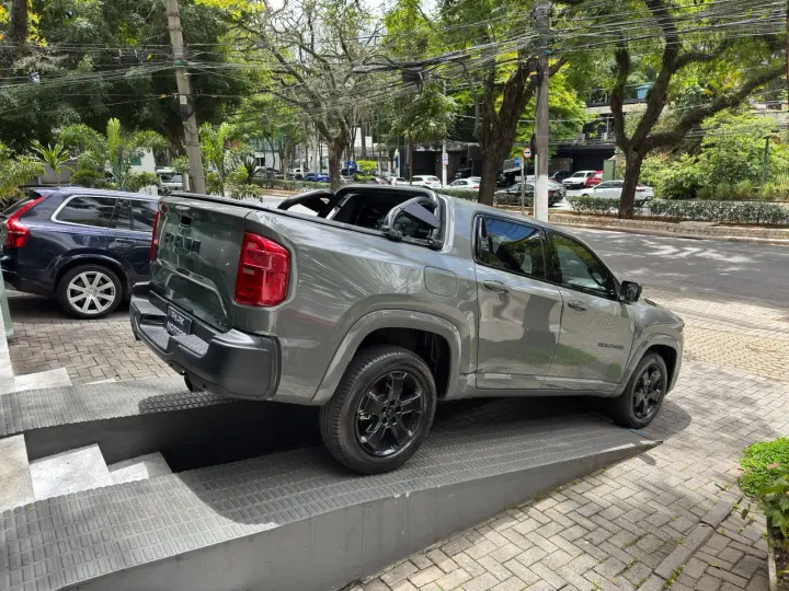 RAMPAGE 2.0 Hurricane 4 Turbo Laramie 4X4