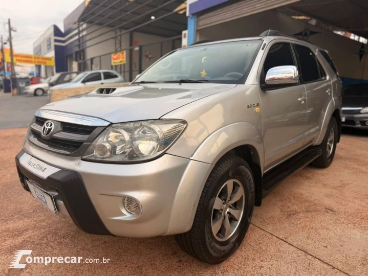 Hilux SW4 SRV D4-D 4x4 3.0 TDI Dies. Aut