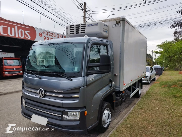 Delivery 9.170 + Baú Refrigerado
