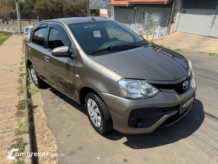 Etios 1.5 XS Hatch