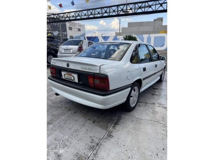 VECTRA 2.0 MPFI GLS 8V GASOLINA 4P MANUAL