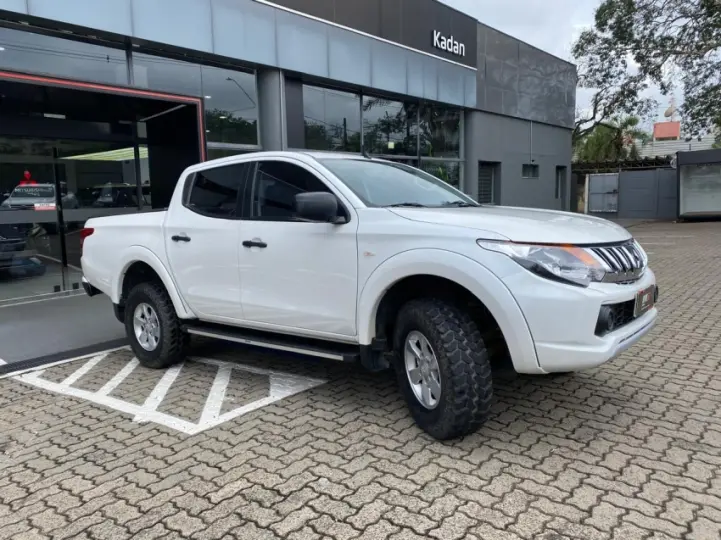 L200 TRITON 2.4 16V Turbo GLS CD 4X4