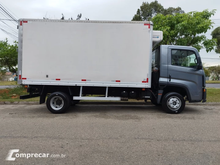 Delivery 9.170 + Baú Refrigerado