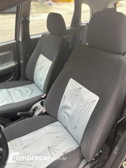 FIESTA 1.6 MPI Class Hatch 8V