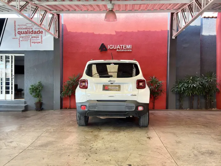 RENEGADE 1.8 16V FLEX LONGITUDE 4P AUTOMÁTICO