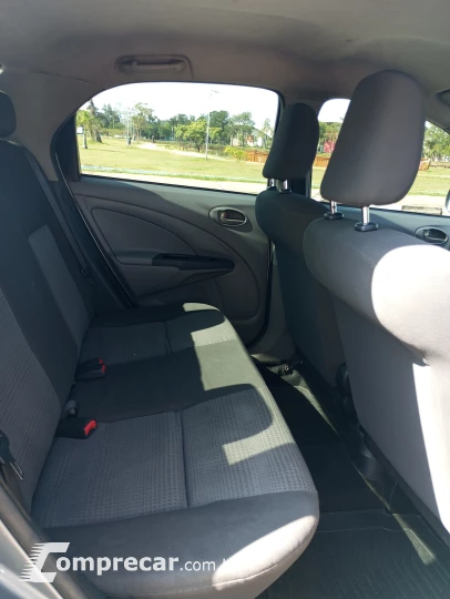 ETIOS 1.5 XS Sedan 16V