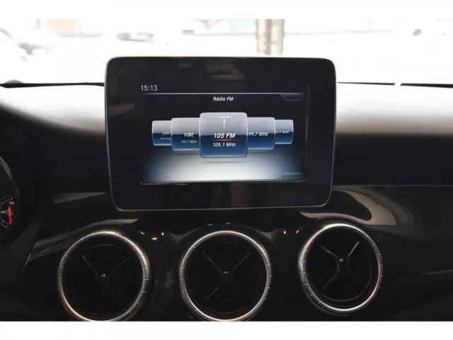 CLA 180 - 1.6 CGI 7G-DCT