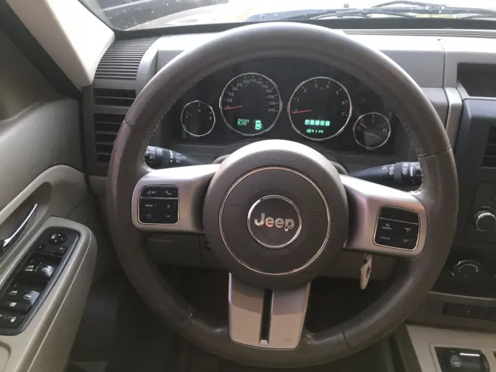 CHEROKEE 3.7 Sport 4X4 V6 12V