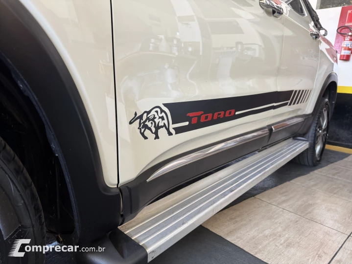 TORO 2.0 16V Turbo Volcano 4WD AT9