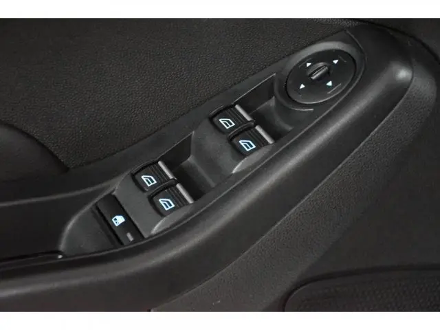 FIESTA HATCH - 1.6 TITANIUM HATCH 16V 4P MANUAL