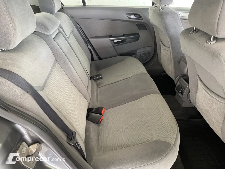 VECTRA 2.0 MPFI Elegance 8V