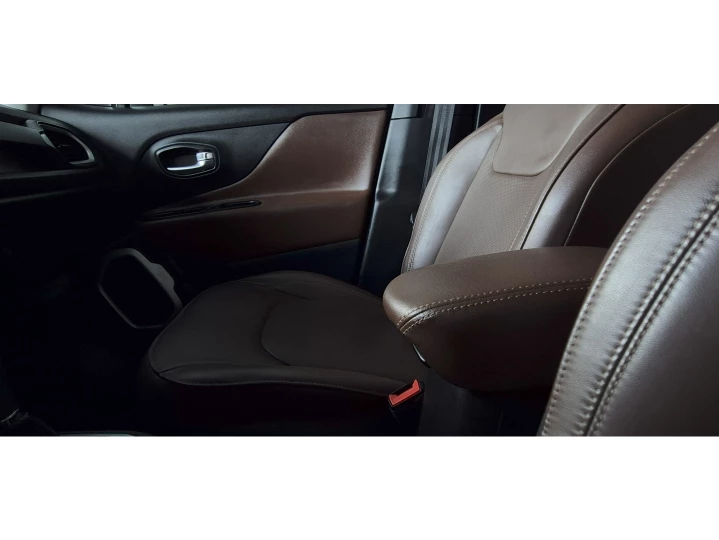 RENEGADE 1.8 16V Longitude