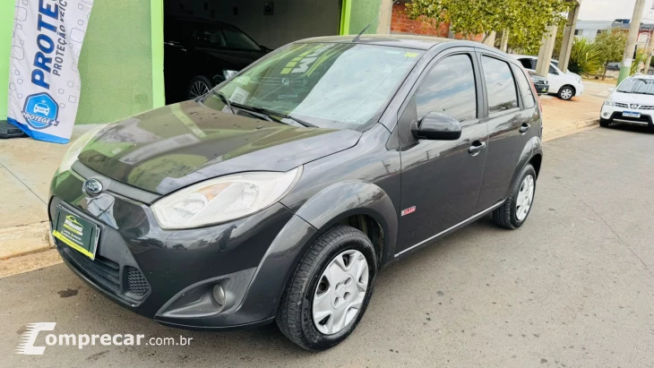 FIESTA 1.6 MPI Class Hatch 8V