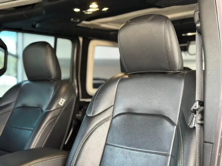 WRANGLER 2.0 TURBO GASOLINA UNLIMITED OVERLAND 4P 4X4 AT8