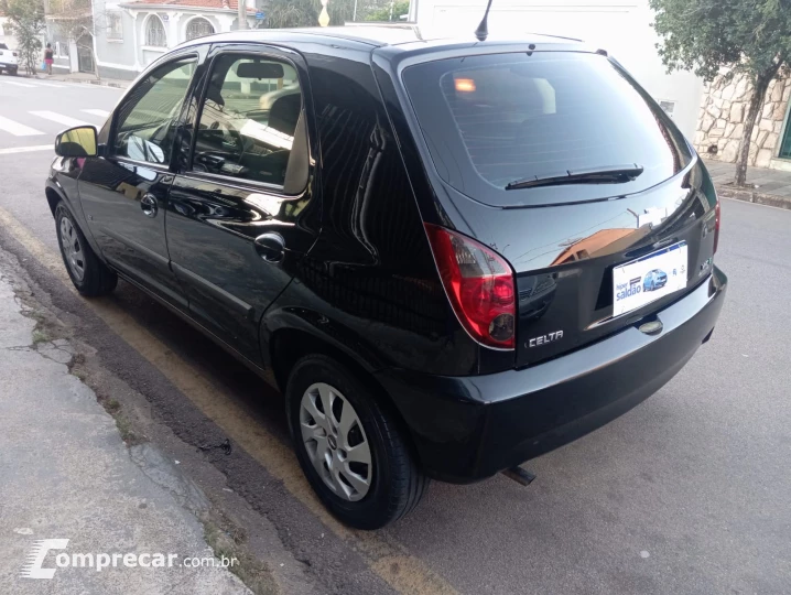 CELTA 1.0 MPFI LT 8V