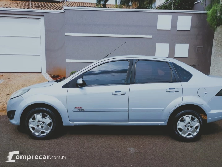 FIESTA 1.6 MPI Class Sedan 8V
