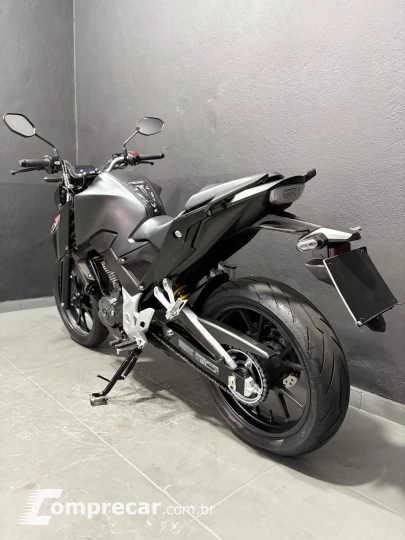 CB 300 F TWISTER CBS