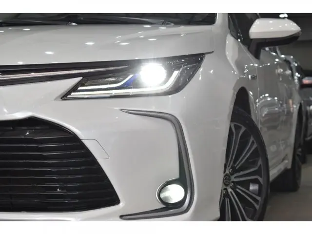 COROLLA - 1.8 VVT-I HYBRID ALTIS PREMIUM CVT