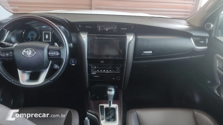 HILUX SW4 2.7 SRV 7 Lugares 4X2 16V