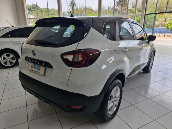 Captur 1.6 16V 4P FLEX SCE LIFE X-TRONIC CVT