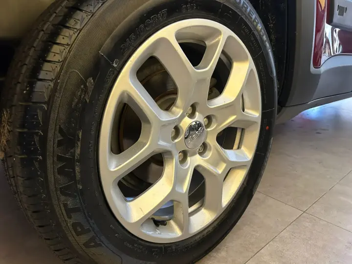 Renegade Longitude 1.8 4x2 Flex 16V Aut.