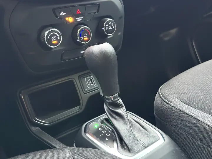 RENEGADE 1.3 T270 TURBO FLEX AT6