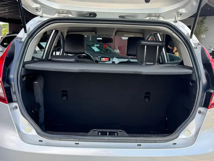 FIESTA 1.6 Titanium Hatch 16V