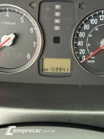 AZERA 3.3 MPFI GLS Sedan V6 24V