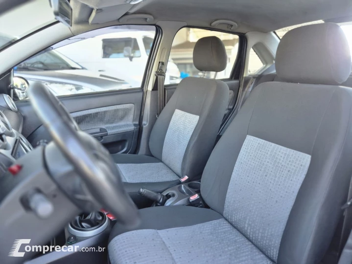 Fiesta Sedan SE 1.6 8V Flex 4p