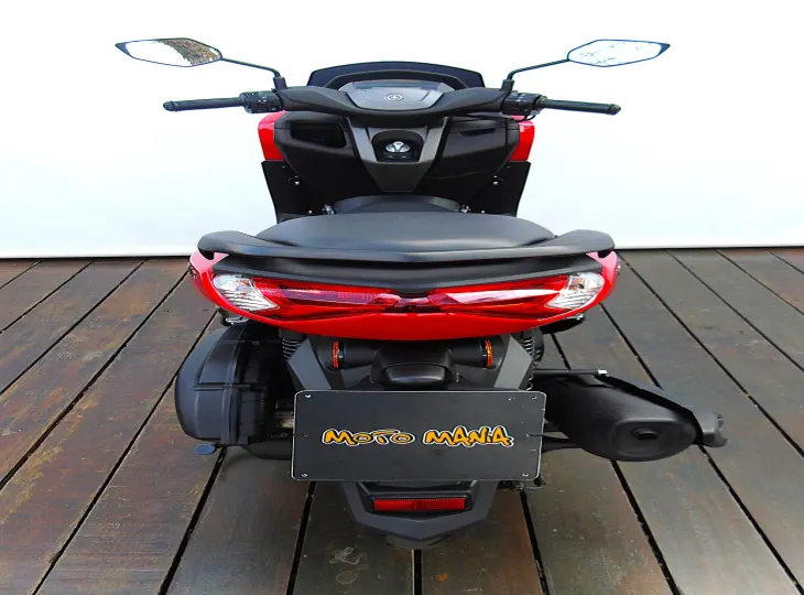YAMAHA NMAX CONNECTED 160 ABS