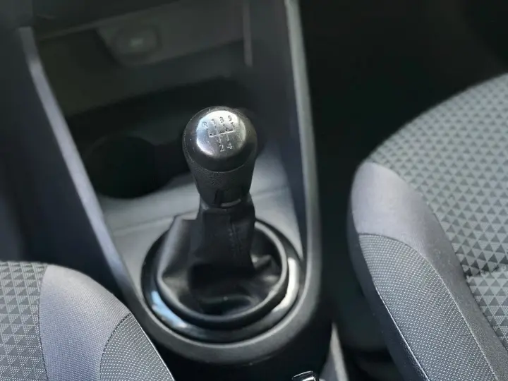 VOYAGE 1.0 12V MPI TOTALFLEX 4P MANUAL