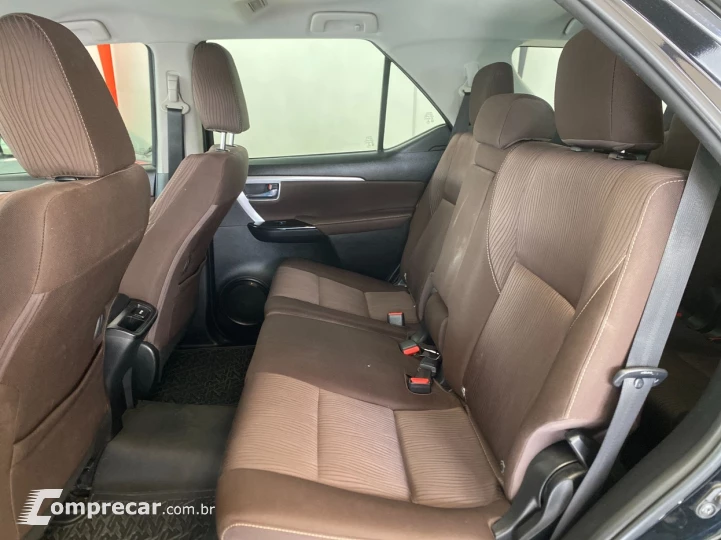 HILUX SW4 2.7 SR 7 LUGARES 4X2 16V TOYOTA