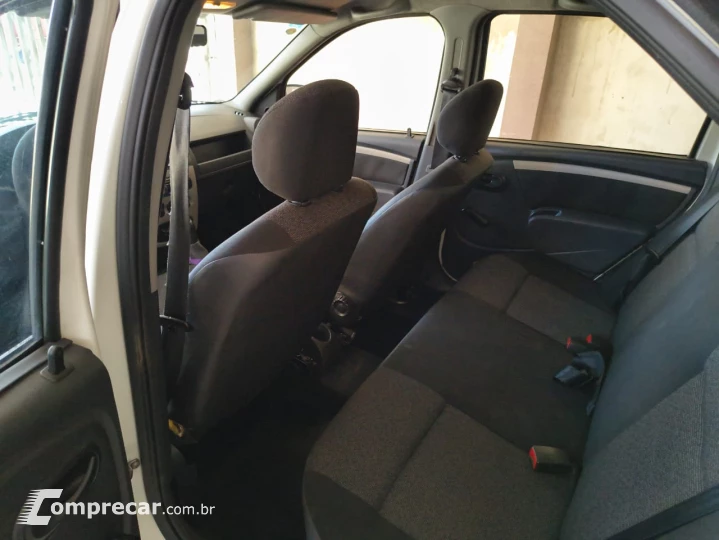 LOGAN 1.0 Authentique 16V