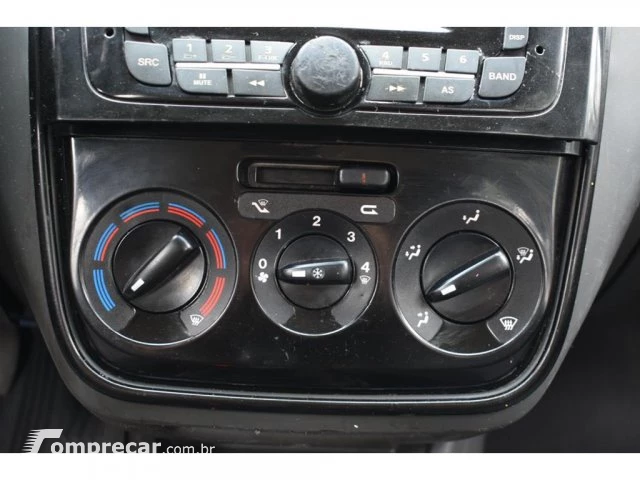 PUNTO - 1.4 ATTRACTIVE 8V 4P MANUAL