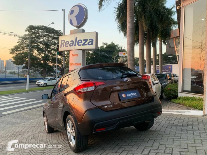 KICKS Active S 1.6 16V Flex Aut.