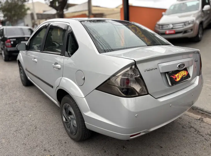 FIESTA 1.6 MPI Sedan 8V