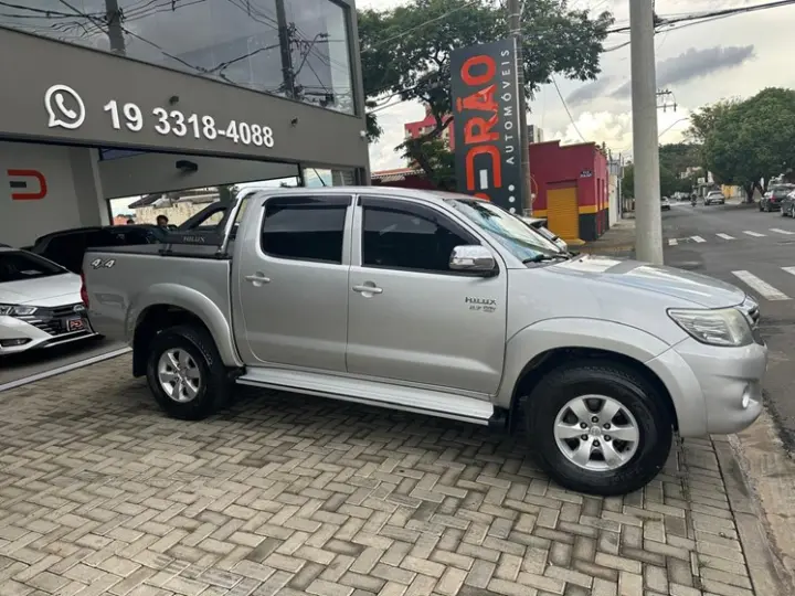HILUX