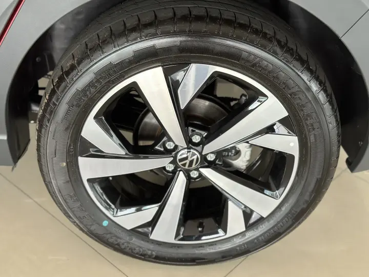 NIVUS 1.0 200 TSI Highline