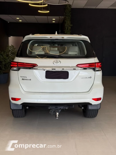 HILUX SW4 2.8 D-4d Turbo Diamond 7L 4X4