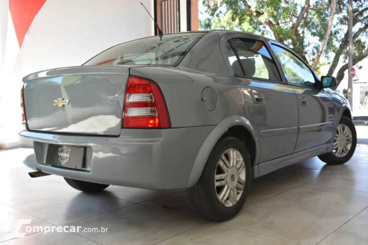 ASTRA 2.0 MPFI CD Sedan 8V
