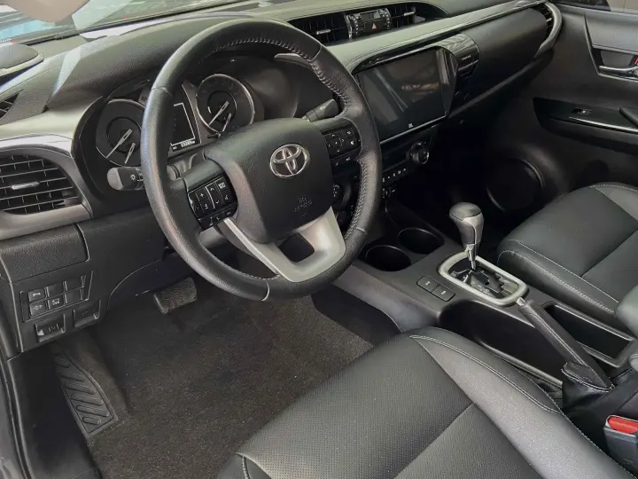 HILUX 2.8 D-4D TURBO DIESEL CD SRX PLUS 4X4 AUTOMÁTICO